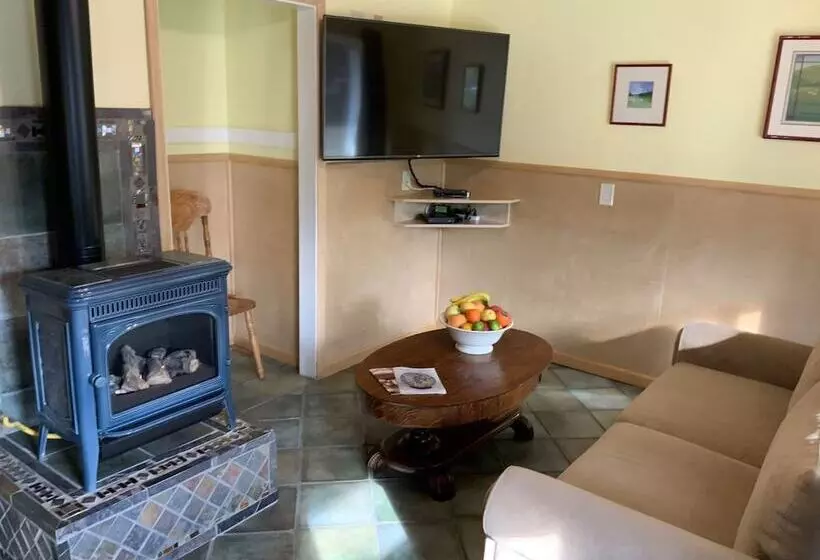 The Woods Hotel   Gay Lgbtq Cabins