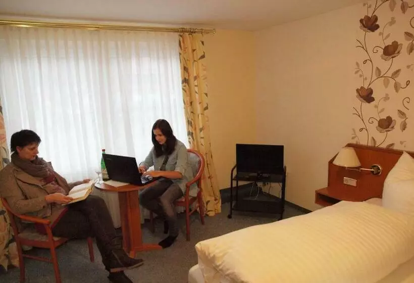 Отель Engel Altenau