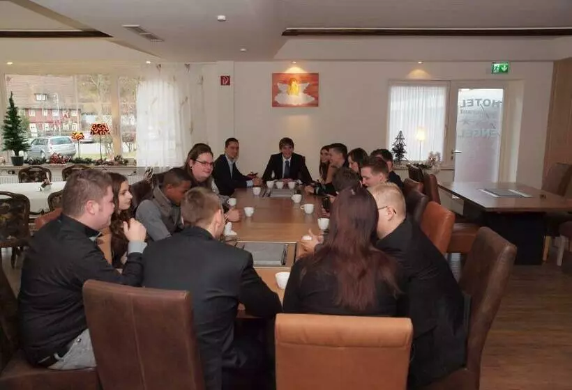 Отель Engel Altenau