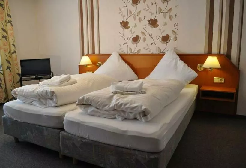 Отель Engel Altenau