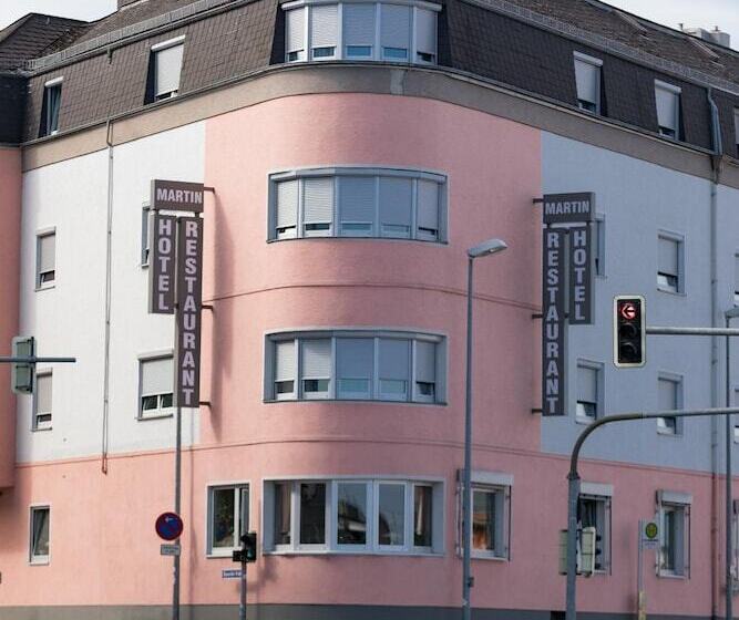 Отель Martin
