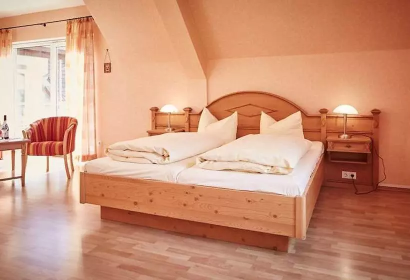 בית מלון כפרי Metzgereigasthof Rebstock