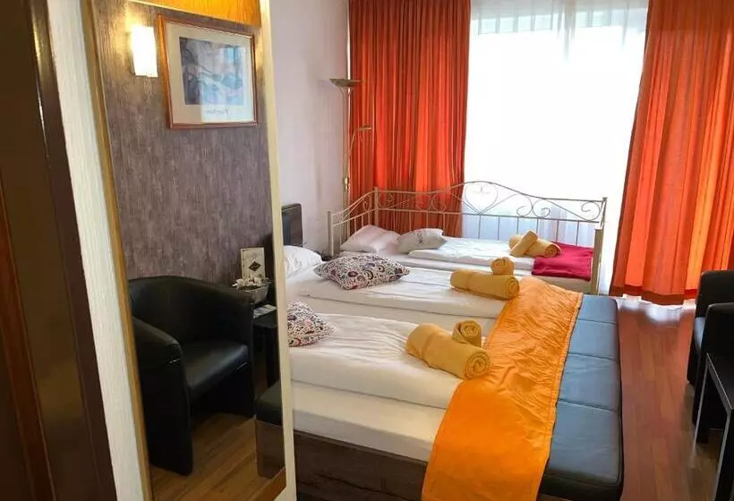 ホテル Sonnenstrand