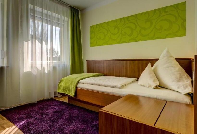 Отель Restaurant Weihenstephaner Stuben