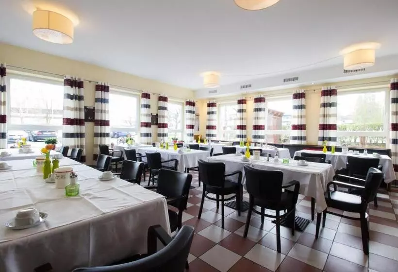 Мотель Parqéo Im A66