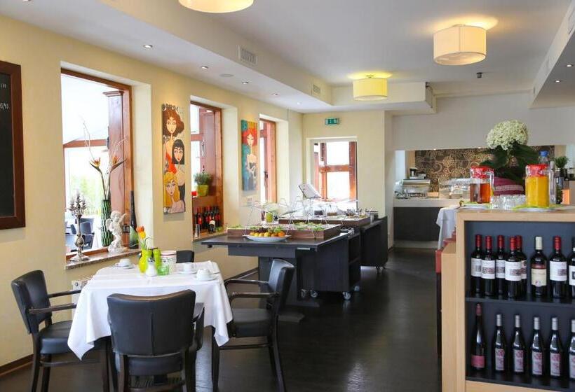 モーテル Parqéo Im A66