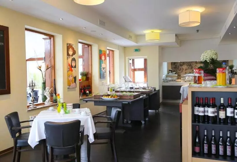 Мотель Parqéo Im A66