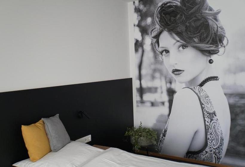 Hotel Adler Botenheim