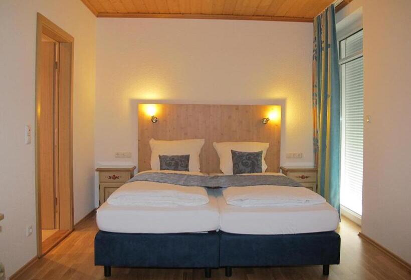 فندق Garni Almenrausch Und Edelweiss