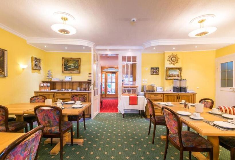 فندق Garni Almenrausch Und Edelweiss