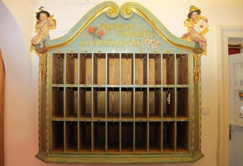 فندق Garni Almenrausch Und Edelweiss