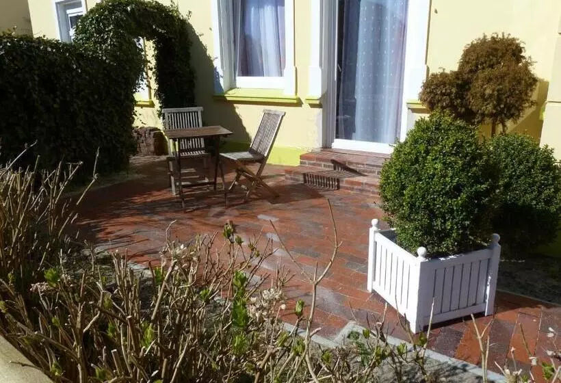 בית מלון כפרי Haus Strandburg