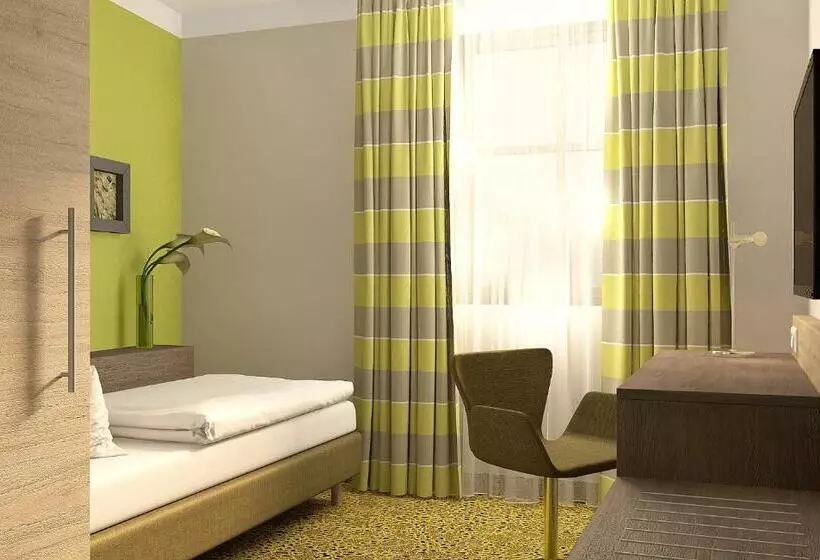 ホテル Mayerhofer