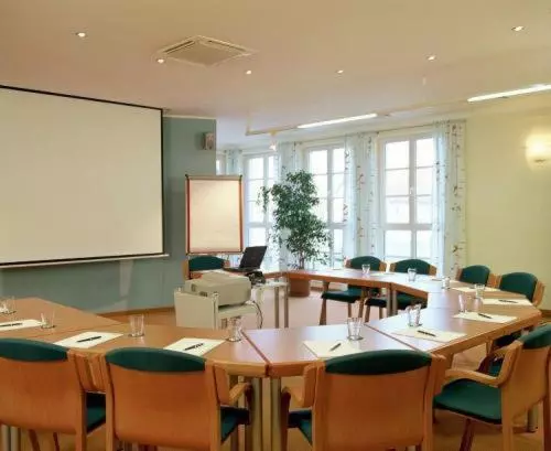 ホテル Mayerhofer