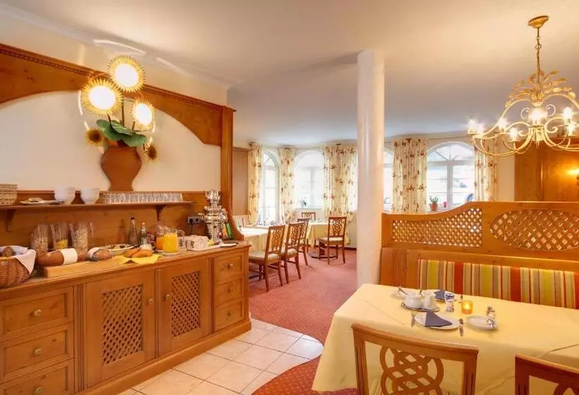 ホテル Mayerhofer