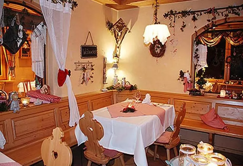 호텔 Restaurant Bergfriedel