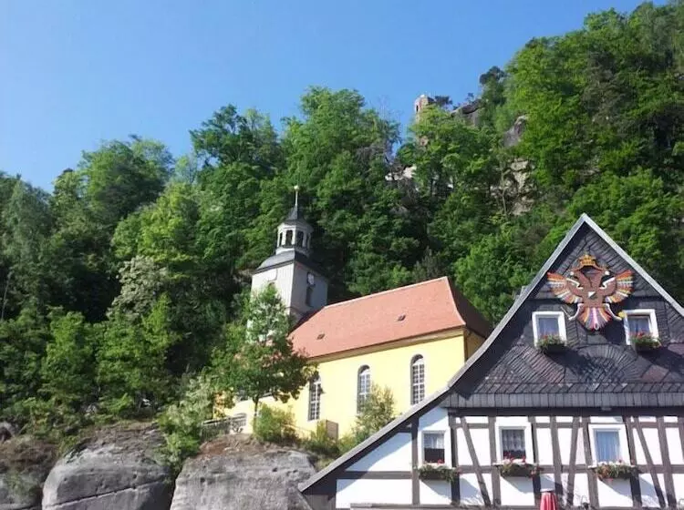 Hotelli Schwarzer Bar