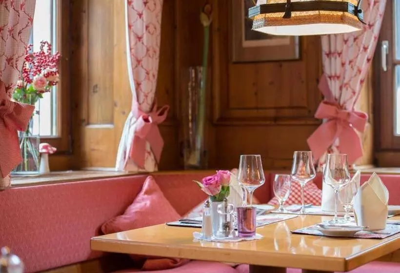 پانسیون Gasthaus Auerhahn