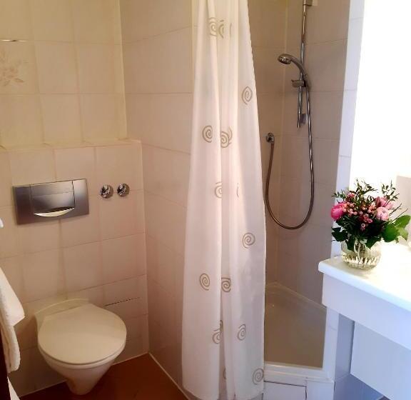 پانسیون Gasthaus Auerhahn