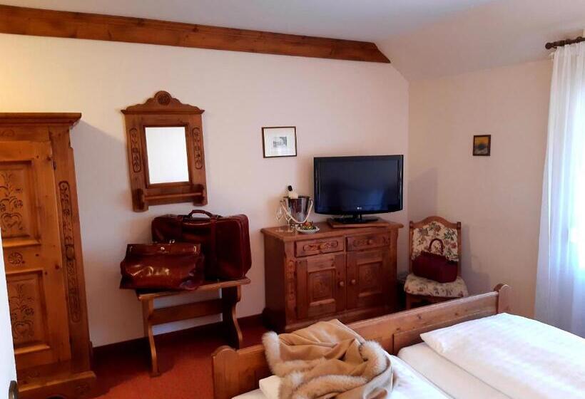 پانسیون Gasthaus Auerhahn