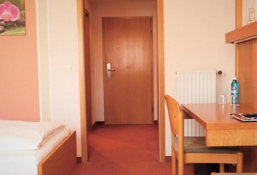 بنسيون Gasthof Land Grüner Baum