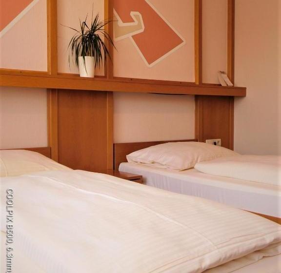 بنسيون Gasthof Land Grüner Baum