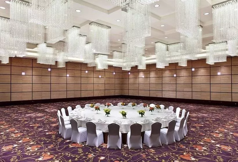 酒店 Ramada Plaza Lianyungang