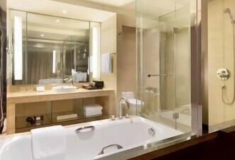 酒店 Ramada Plaza Lianyungang