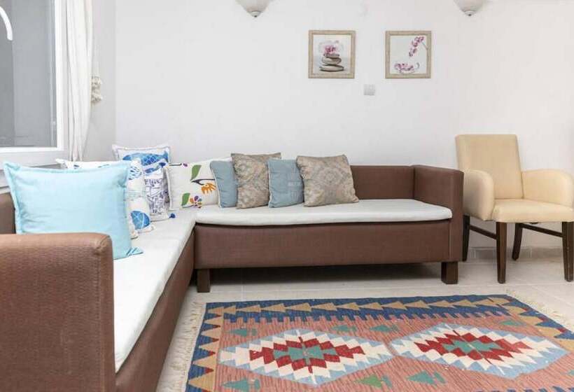 Lovely Triplex With Fantastic Sea View In Turkbuku