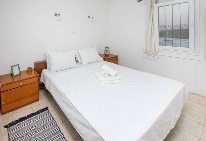 Lovely Triplex With Fantastic Sea View In Turkbuku