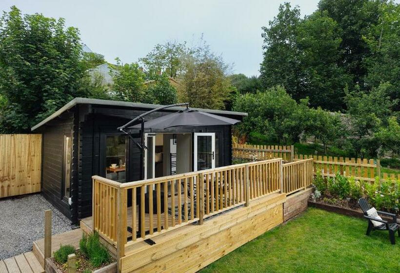 Caban Du Bach Pembroke With Private Garden