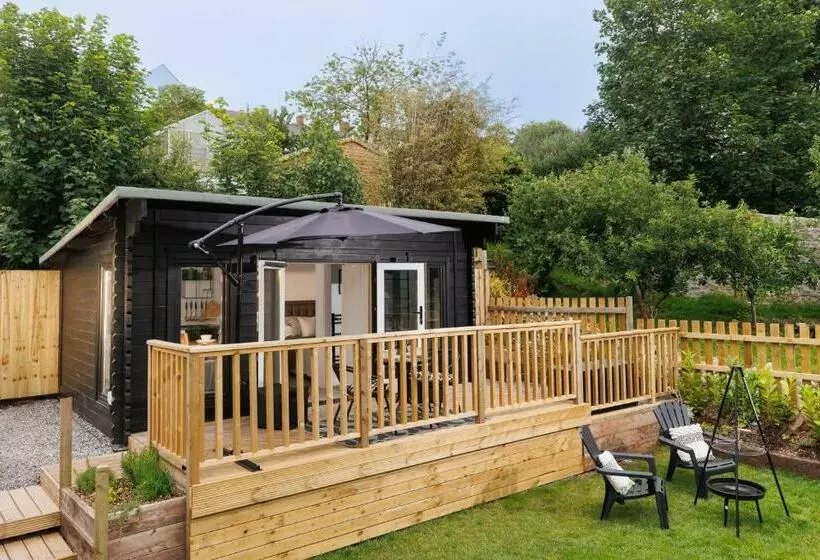 Caban Du Bach Pembroke With Private Garden