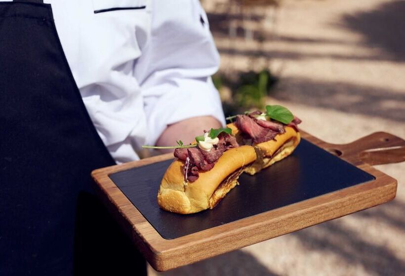 هتل Cristine Bedfor