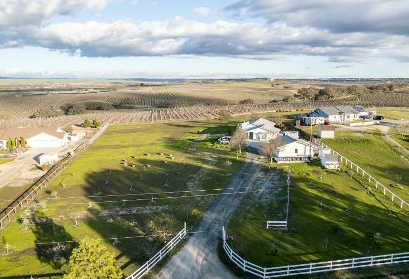 The Vino View Farmhouse