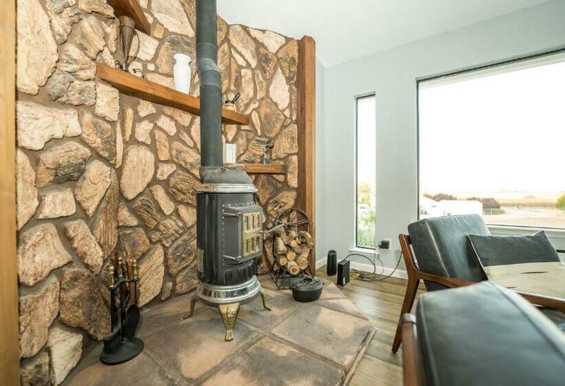 The Vino View Farmhouse