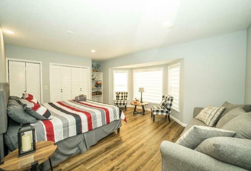 The Vino View Farmhouse