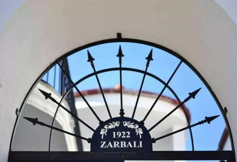 ホテル Zarbalı Cunda