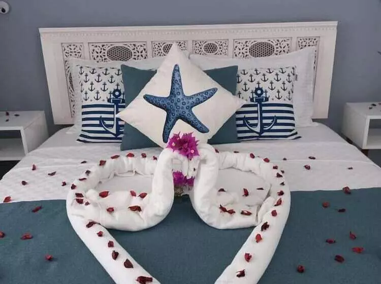 ホテル Zarbalı Cunda