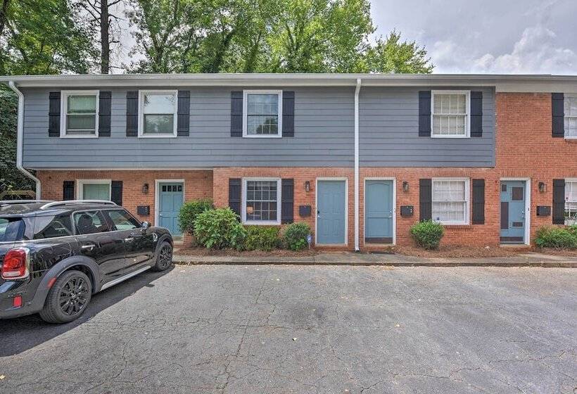 Charlotte Condo W/ Patio: 4 Mi To Downtown!