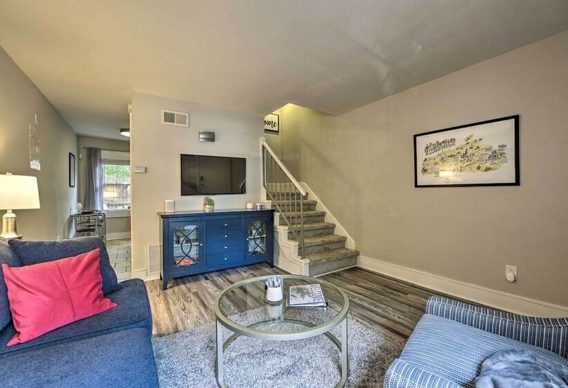 Charlotte Condo W/ Patio: 4 Mi To Downtown!
