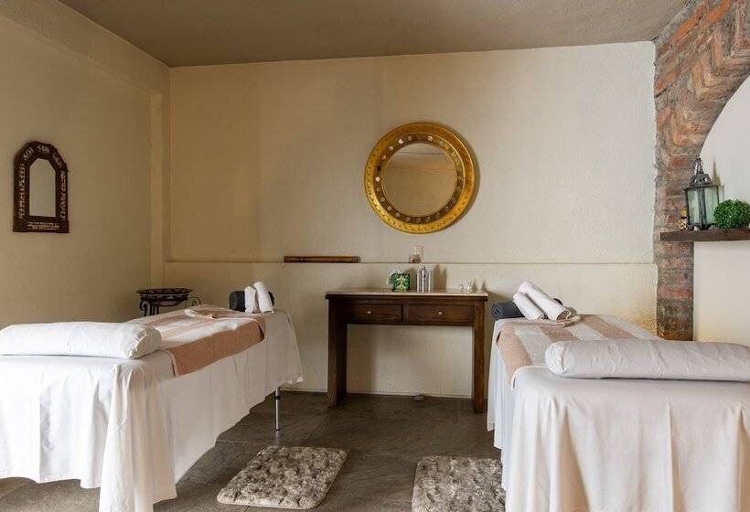 فندق Hacienda San Cristobal