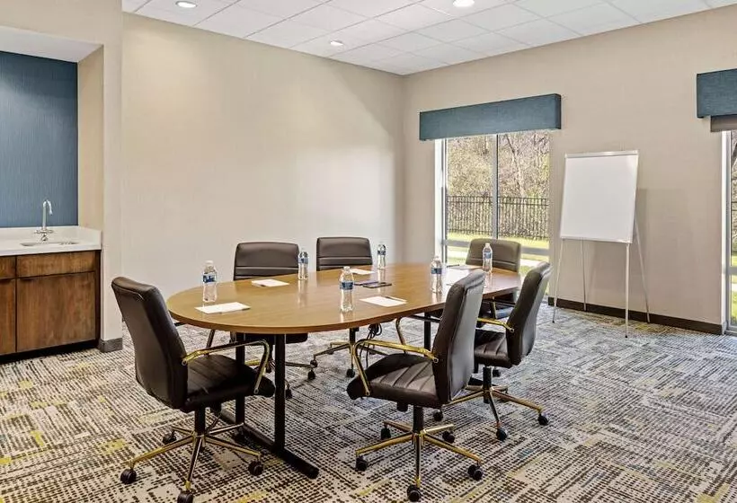 Hotelli Hampton Inn & Suites Cincinnati West