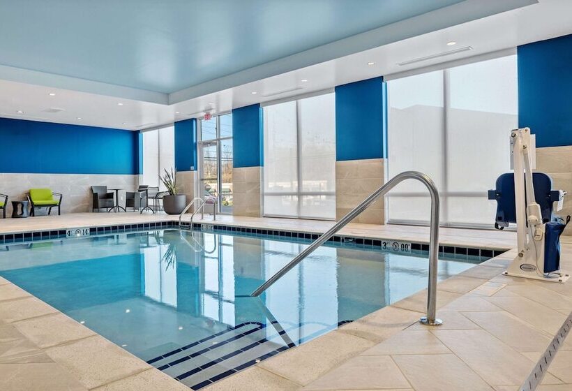 فندق Hampton Inn & Suites Cincinnati West