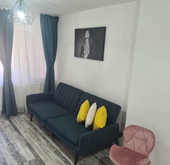 Luxury Mall 04 Apartment