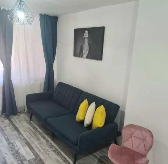 Luxury Mall 04 Apartment