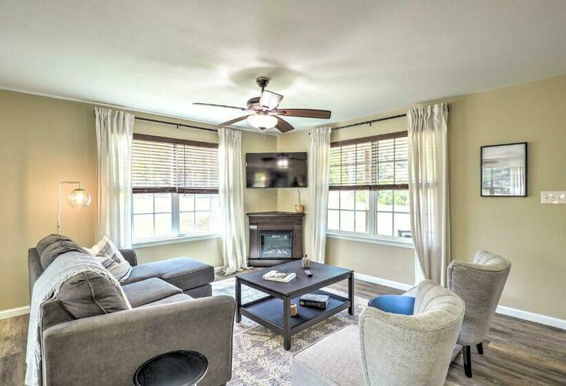 Pet Friendly Retreat Less Than 5 Mi To Bastrop Lake!