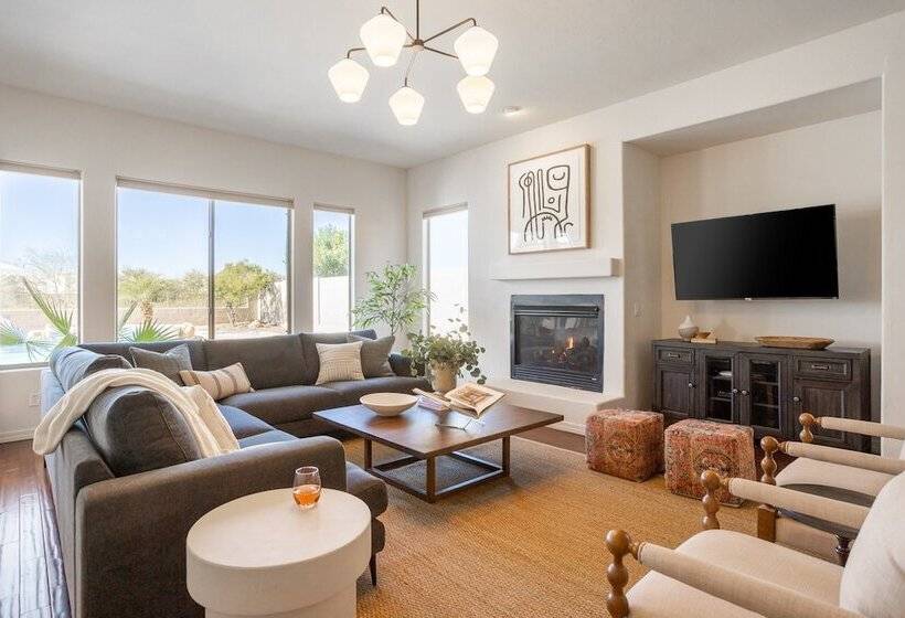 Aviano By Avantstay Phoenix Is Calling W Pool Hot Tub Game Room