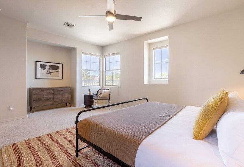 Aviano By Avantstay Phoenix Is Calling W Pool Hot Tub Game Room