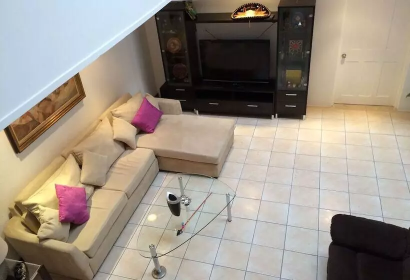 هتل Dream House Escazu