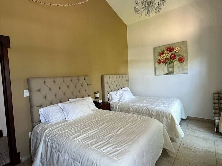 فندق Hacienda Villa Victoria